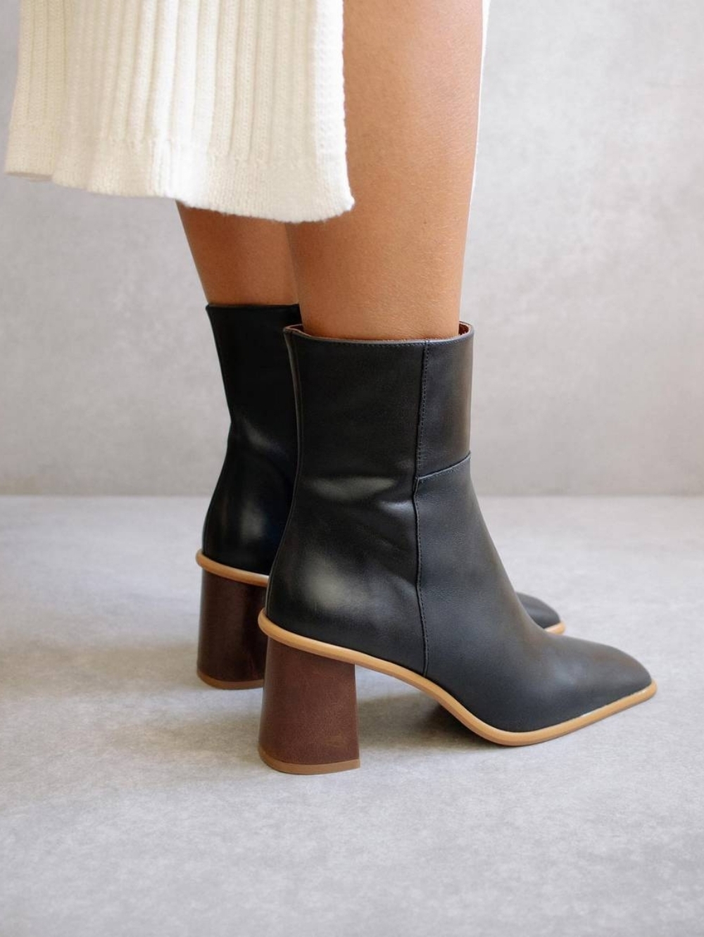 Alohas East Black Leather Square Toe Ankle Boots Wood Block Heel Spain Size 41